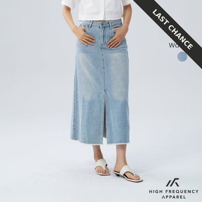 Frayed Mid-Waisted Maxi Denim Skirt With Front Slit
